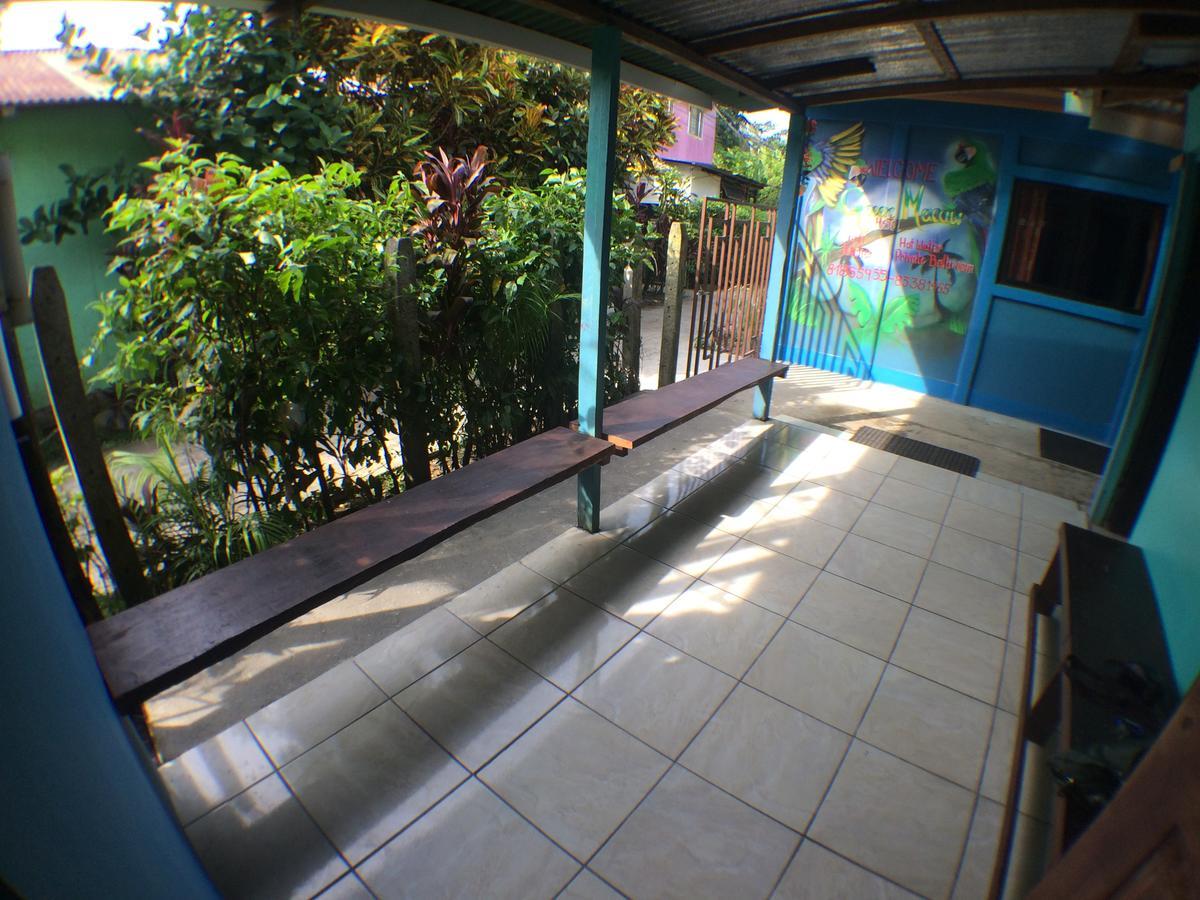 Green Macaw Hostel ตอร์ตูเกโร ภายนอก รูปภาพ